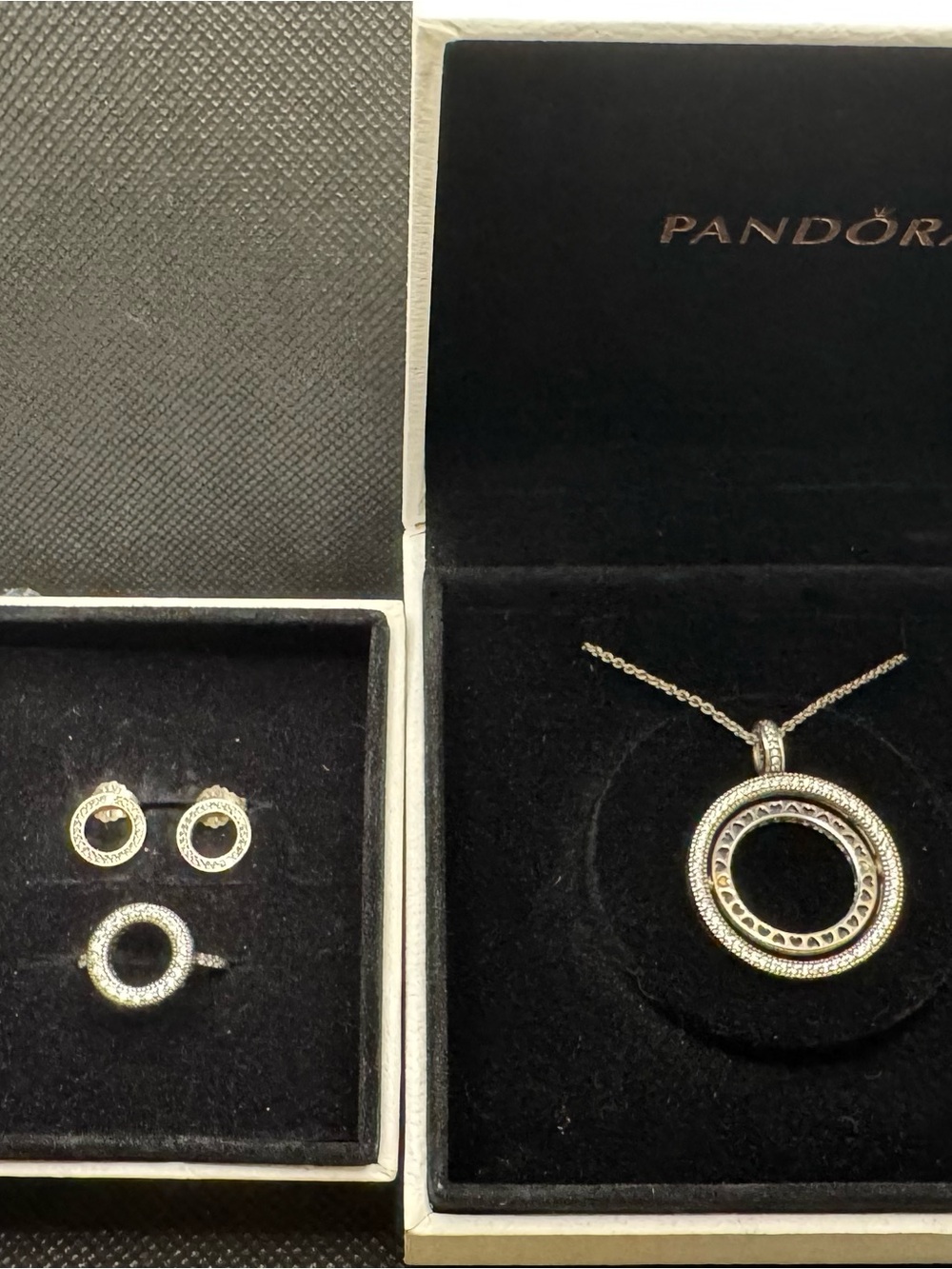 Pandora Silver "Spinning Hearts" Necklace with Matching Circle Studs and Ring